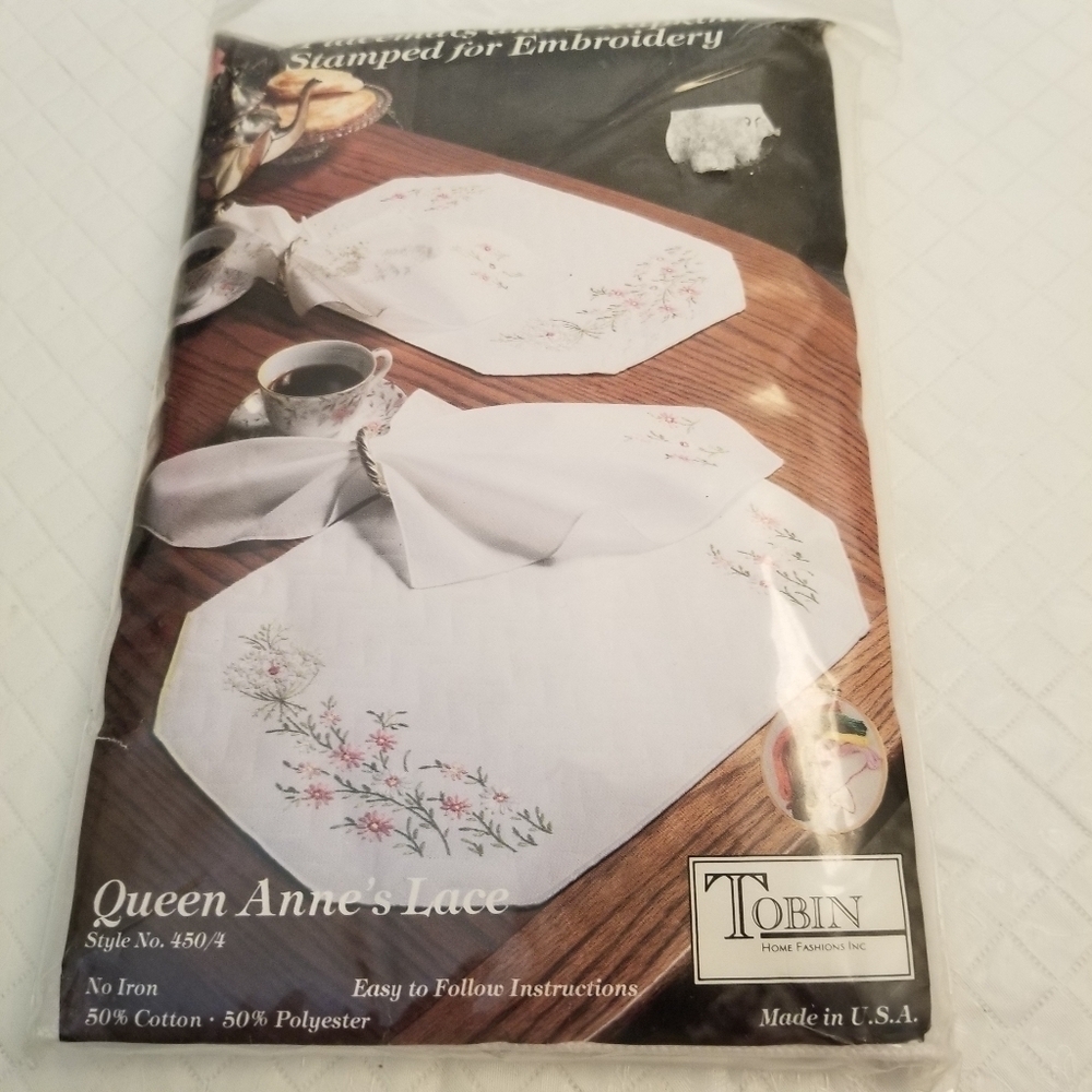 New Tobin Embroidered 2 Placemats & 2 Napkins Kit Queen Anne's Lace No Iron